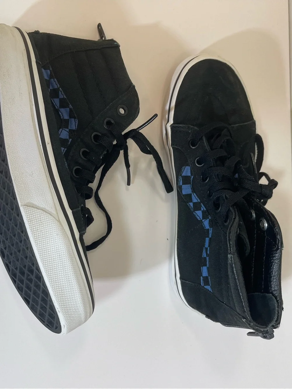 VANS Sk8-Hi Youth Sz 2 Sneakers Black/White, Lace-Up, High Top Zipper Back